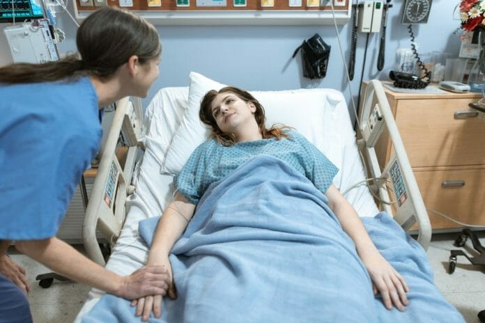 4 Ways Nurses Can Ease Patient Anxiety